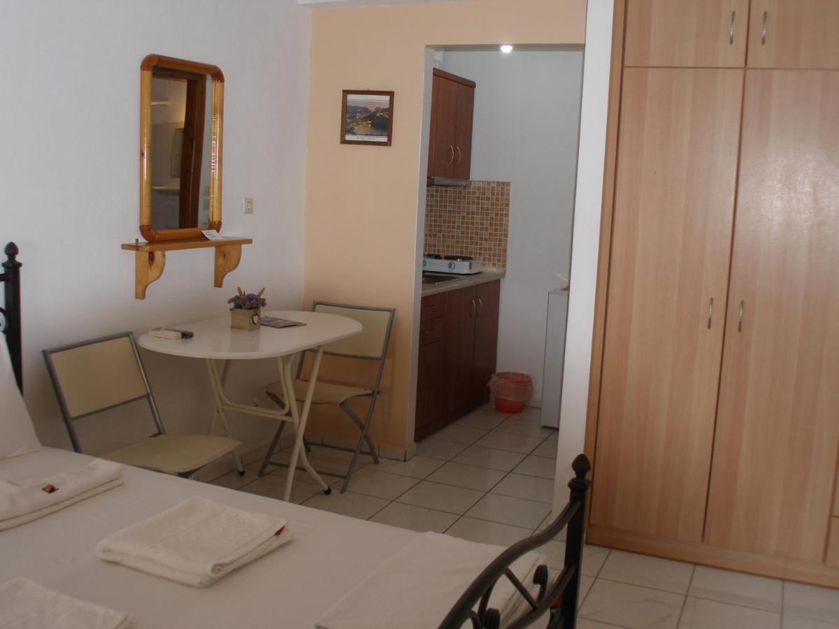 Efi Apartments Myrina Buitenkant foto