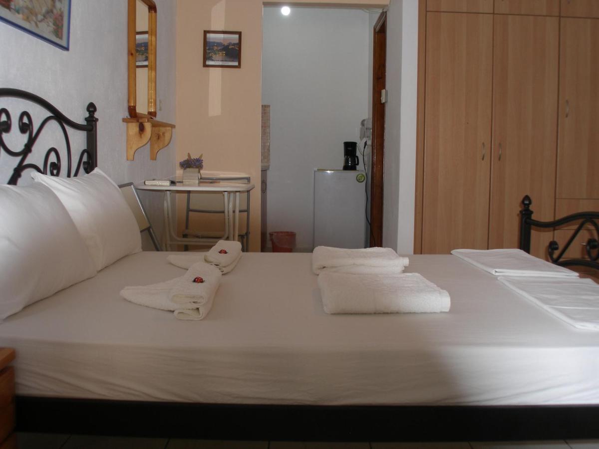 Efi Apartments Myrina Buitenkant foto