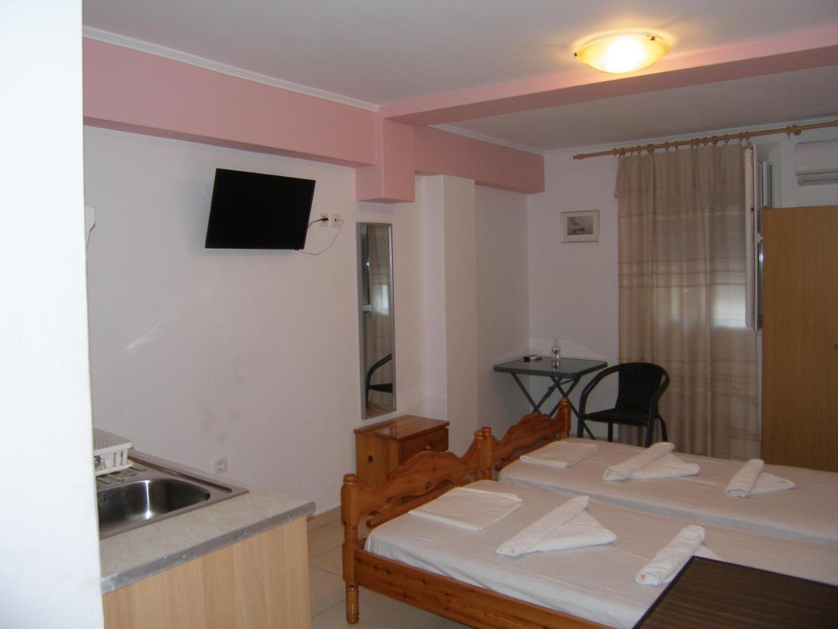 Efi Apartments Myrina Buitenkant foto